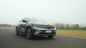 Renault Megane E-Tech precio