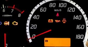 luz check engine parpadea