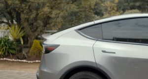 Tesla Model Y 2025