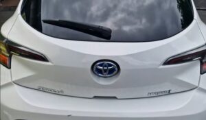 coche híbrido toyota